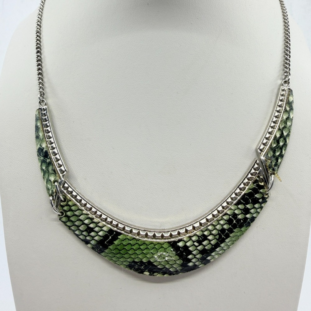 VTG Y2K Green Faux Snakeskin Bib Necklace Silver Tone Studded Edge Collar Chain